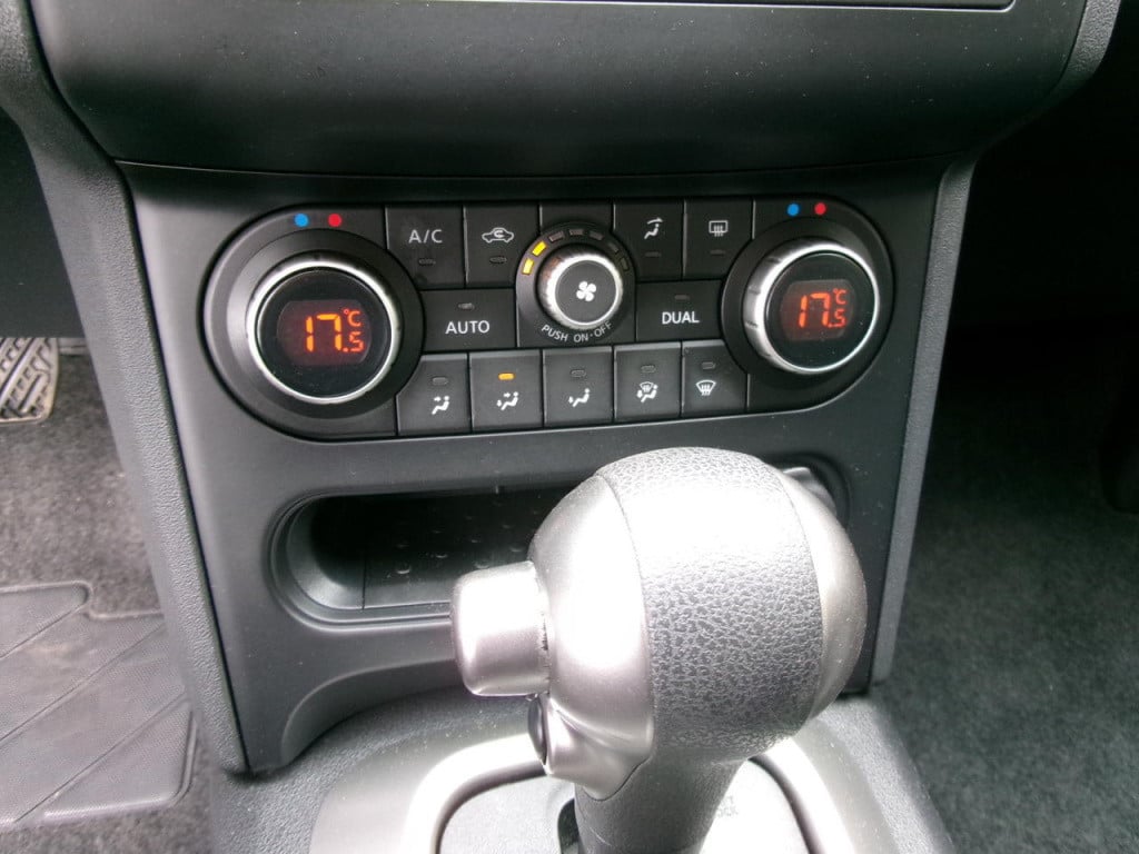 Nissan Qashqai 1.6 acenta airco, nav., camera, trekhaak, pdc