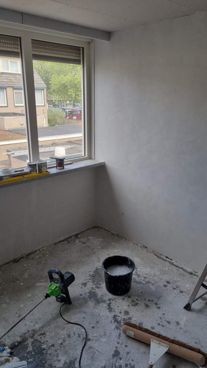 Laminaat/pvc laten leggen? Tegelen,stucadoor,schilder, timmerman