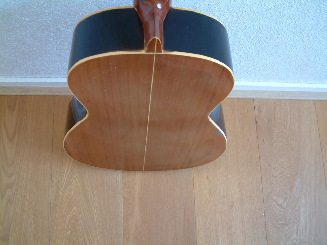 Klassiek gitaar 55 euro incl tas