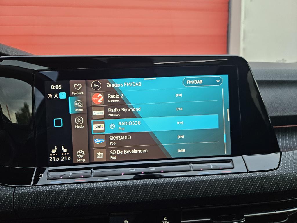 Volkswagen Golf variant 1.5 etsi r-line business+ | pano | elek. trekhaak |