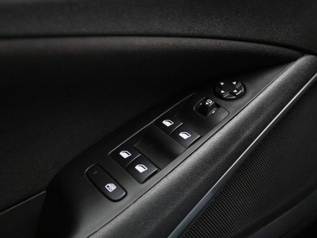 Opel Crossland X 1.2 turbo elegance | navigatie | camera | climate control