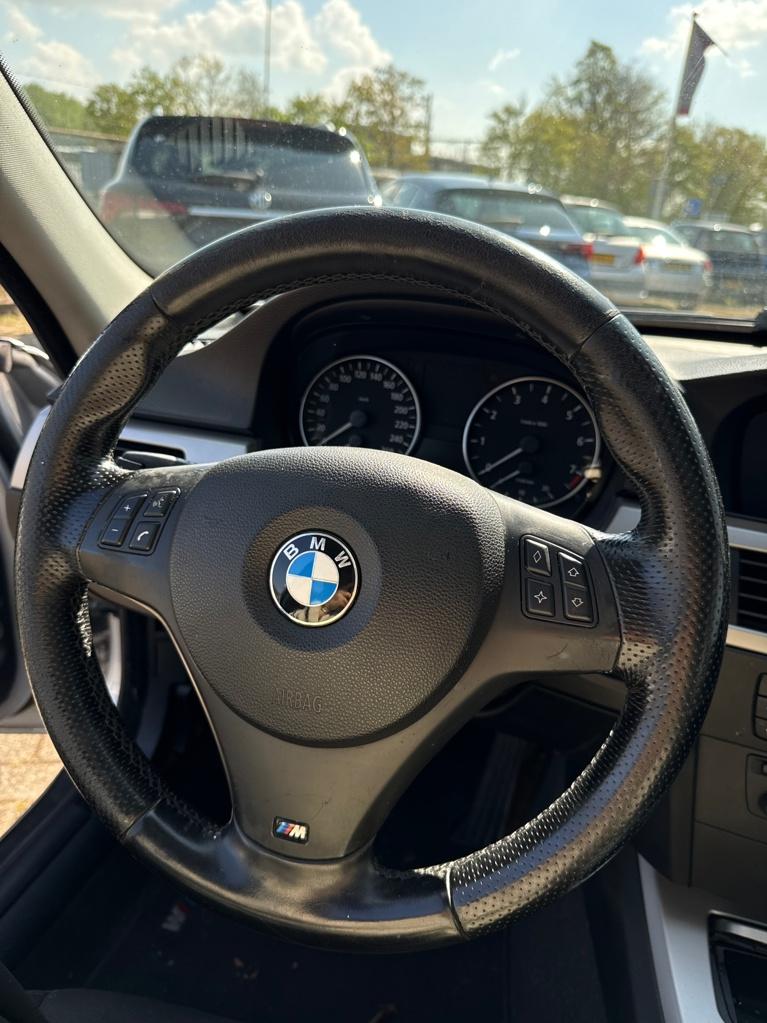 BMW 3-serie 325i executive