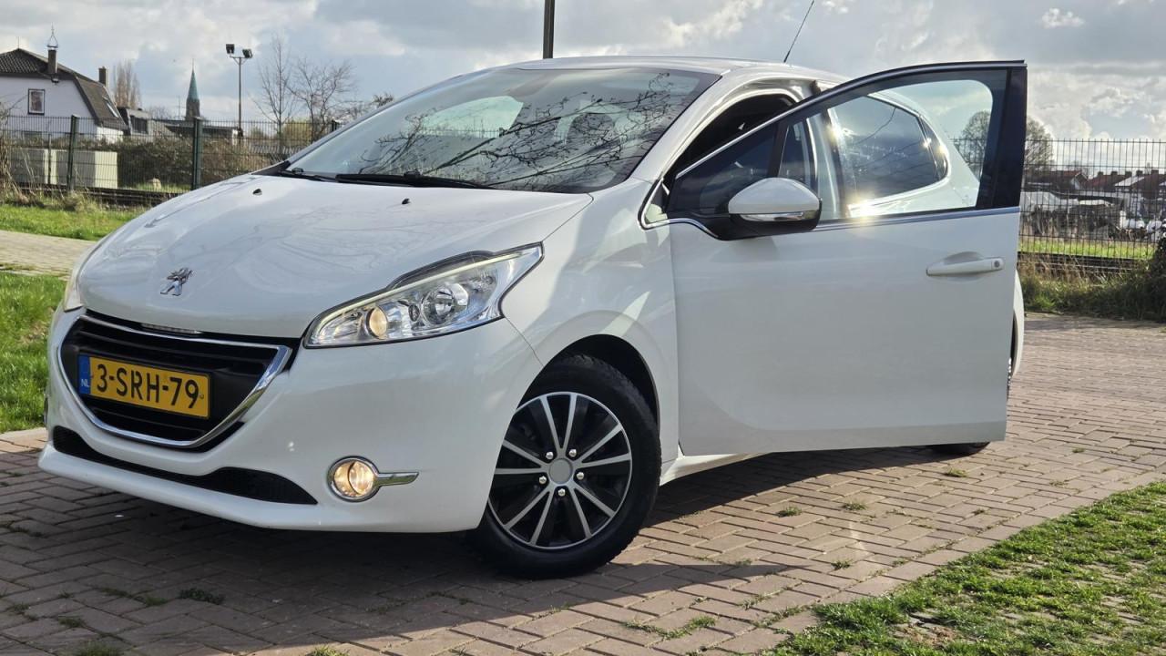 Peugeot 208 1.2 VTi Allure |PANO DAK|NIEUWE APK 03/27