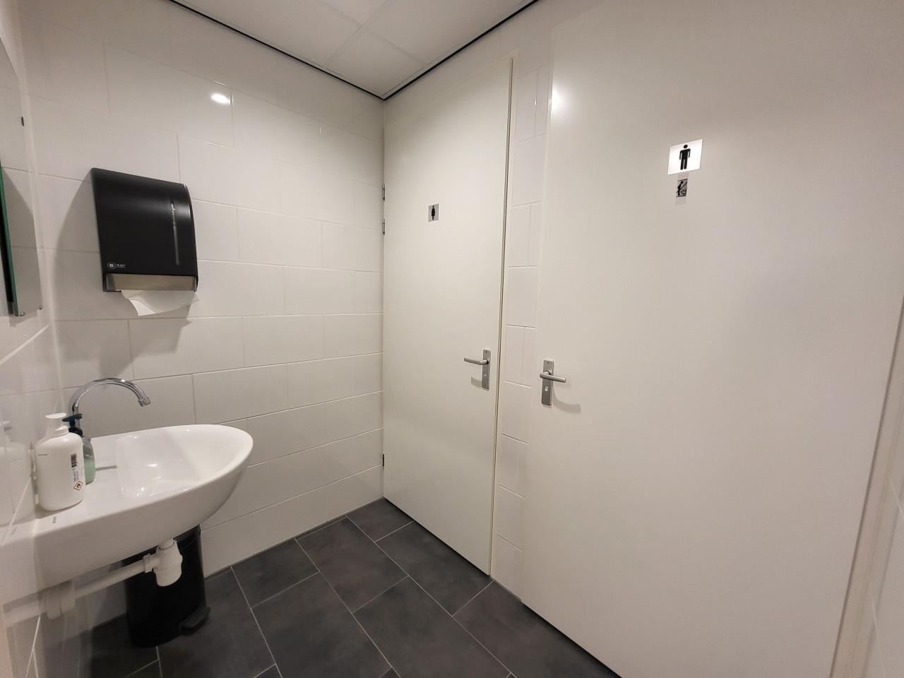 TE HUUR | Kantoorkamer + vergaderruimte in Middelburg (€ 699,- all in)