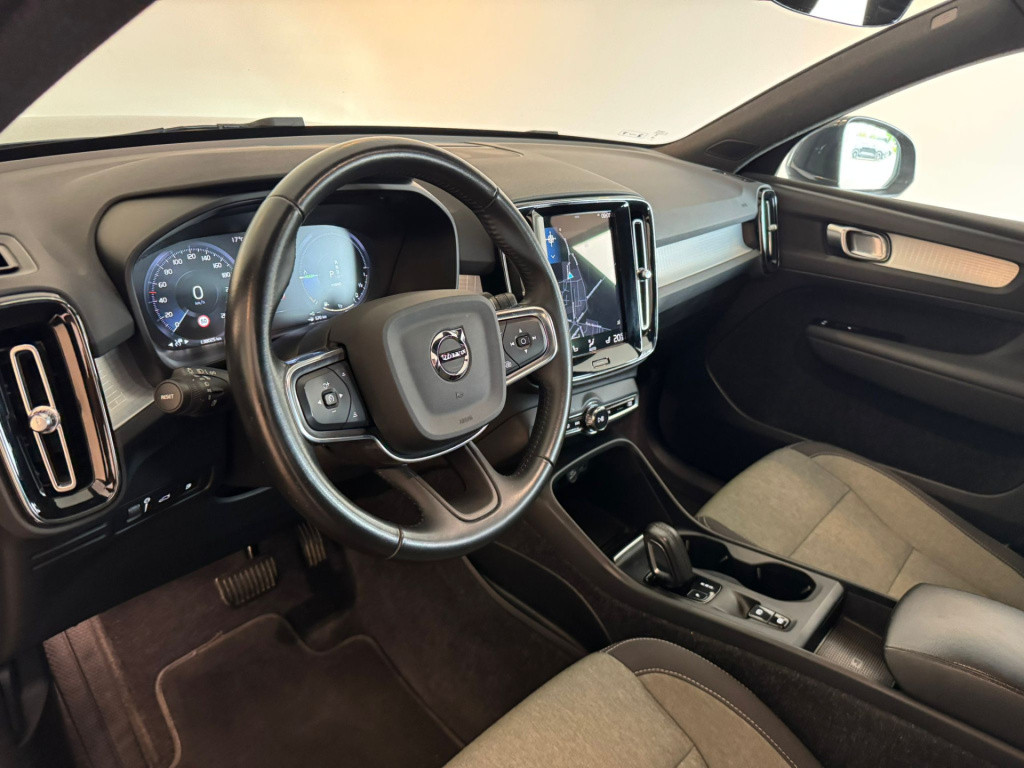 Volvo XC40 1.5 t4 recharge inscription expression