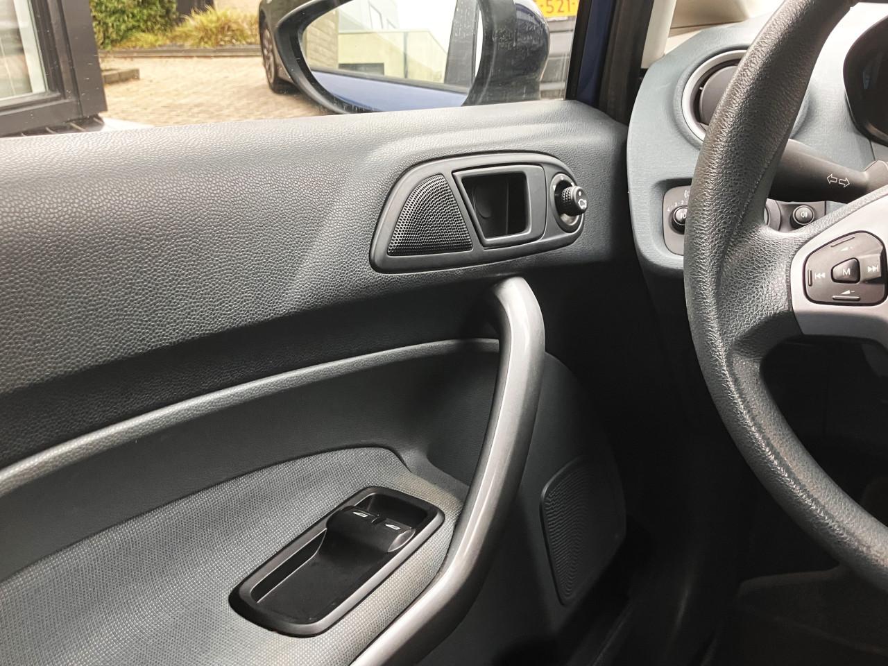 FORD FIESTA  automaat