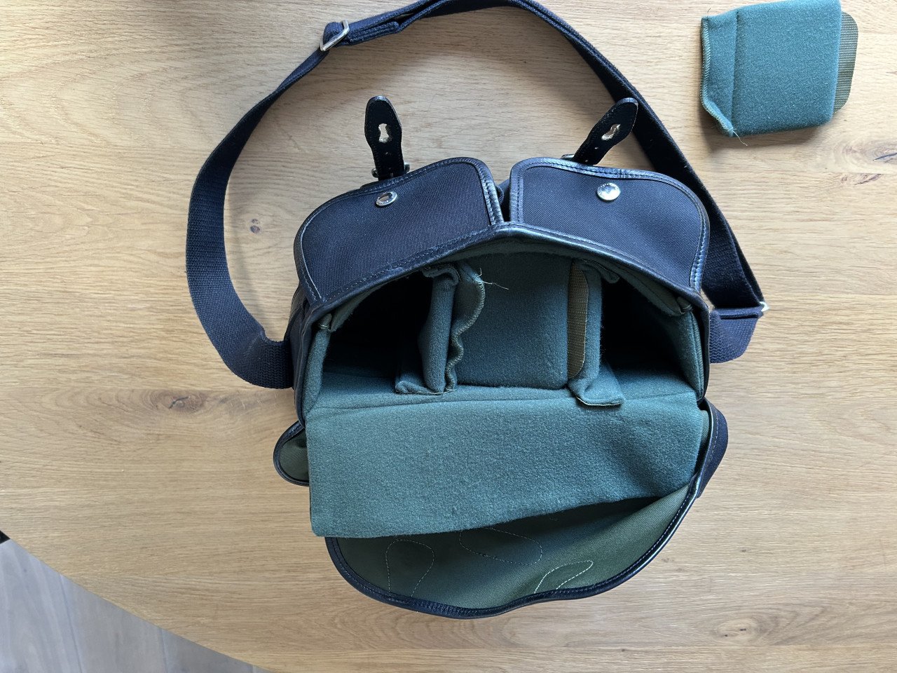 Billingham Hadley Small cameratas