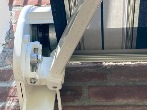 Zonnescherm,knikarmscherm  Maat 300X250