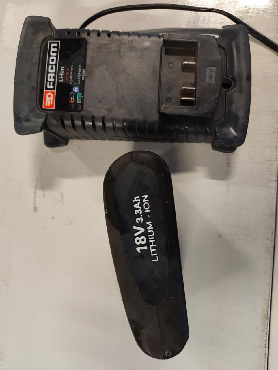 Accu + Lader FACOM 18V 3.3AH