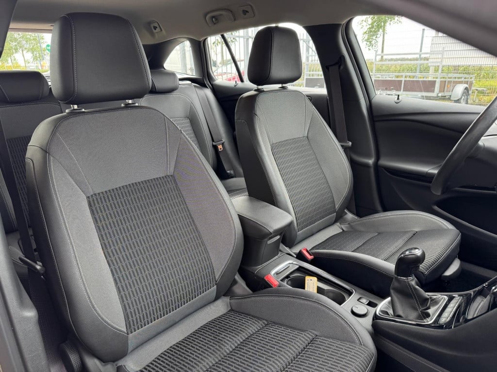 Opel Astra sports tourer 1.2 bns elegance