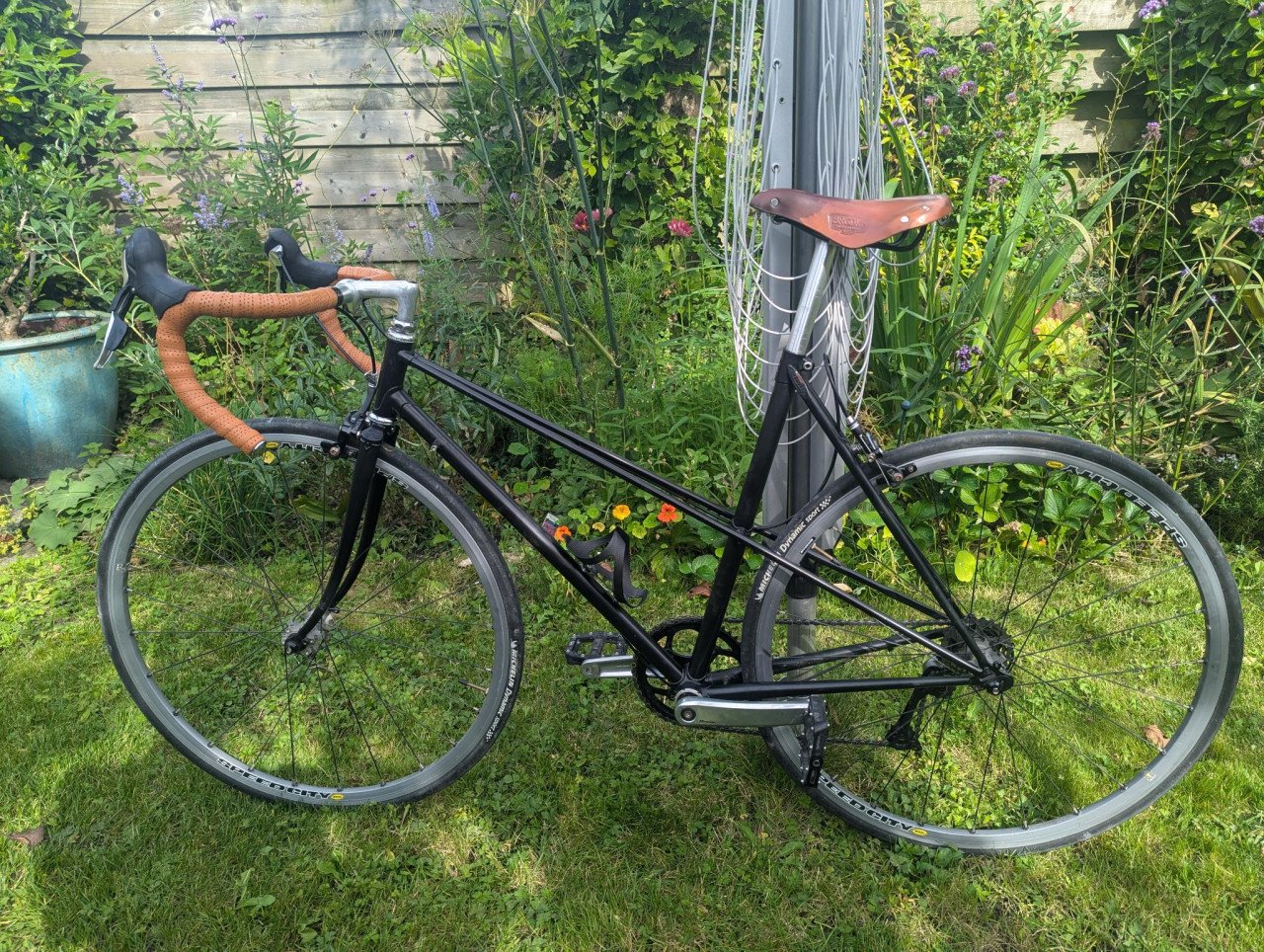 Leuke  moderne RETRO sportieve / racefiets Speedcity