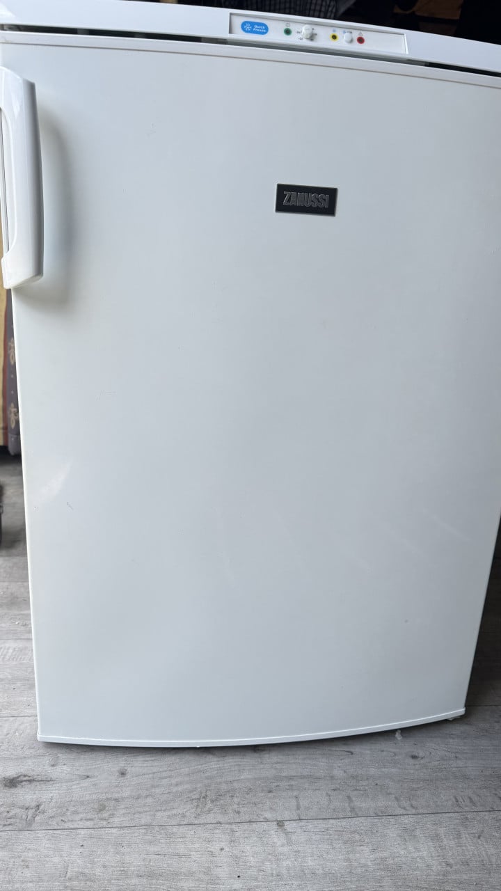 Zanussi vriezer  ZGAN.