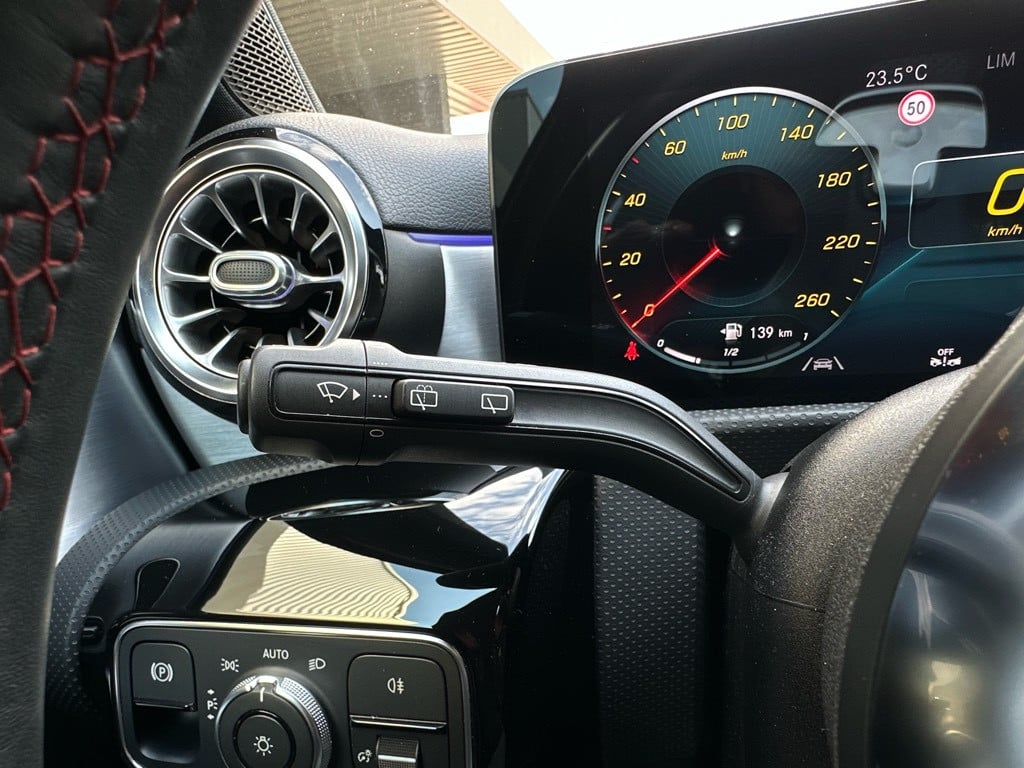 Mercedes-Benz A-Klasse 180 business solution amg // ambiance verlichting //