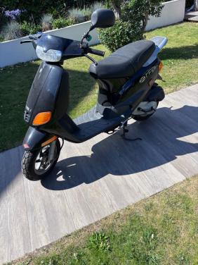 Scooter Puch ZIP 25 zwart