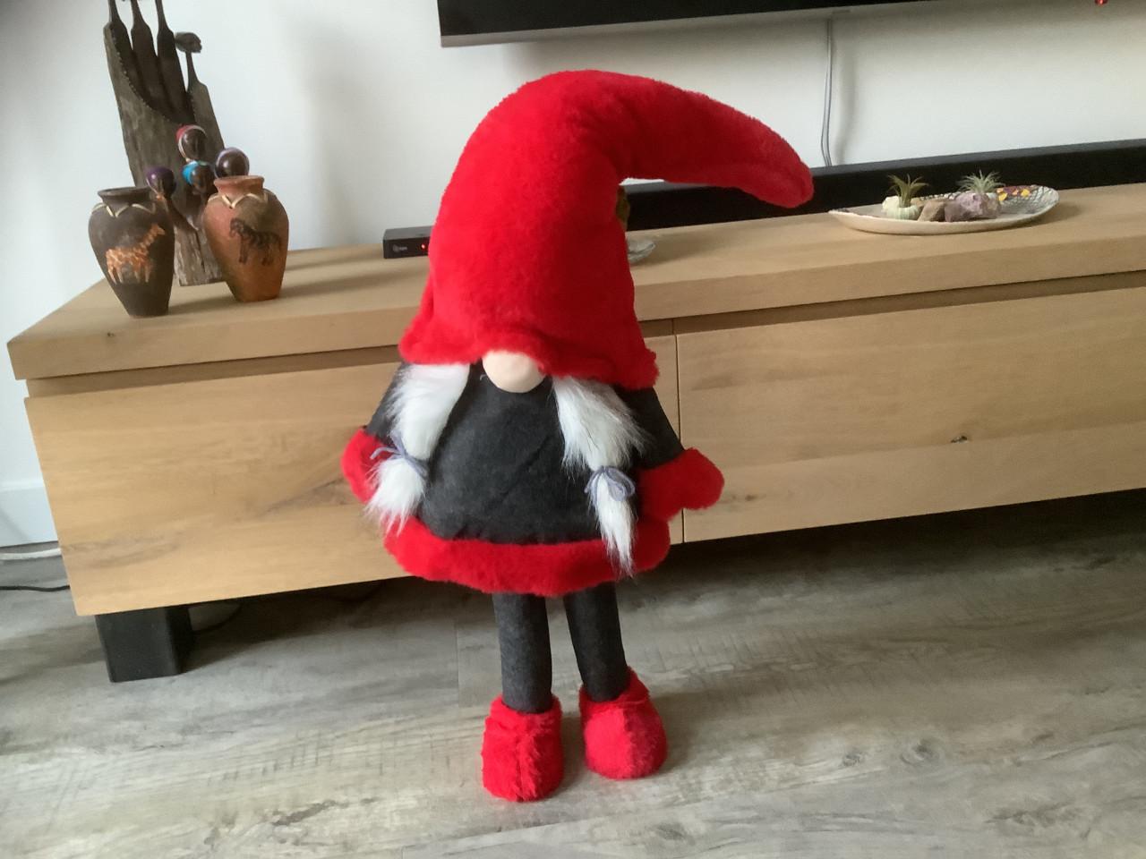 Supergrote Kerst Gnoom 65 cm, met een veer waardoor het beweegt