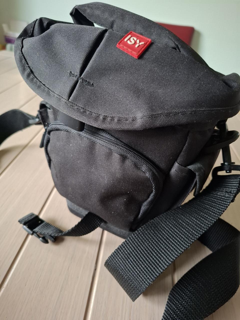 Nikon camera D3300 af-dx 18-50 f 35 56c11