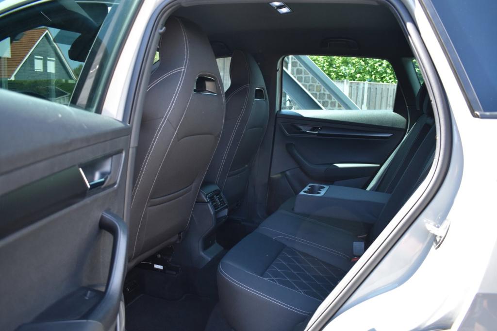 Skoda Karoq 1.5 tsi act sportline | trekhaak | steel grey | adaptieve cruis
