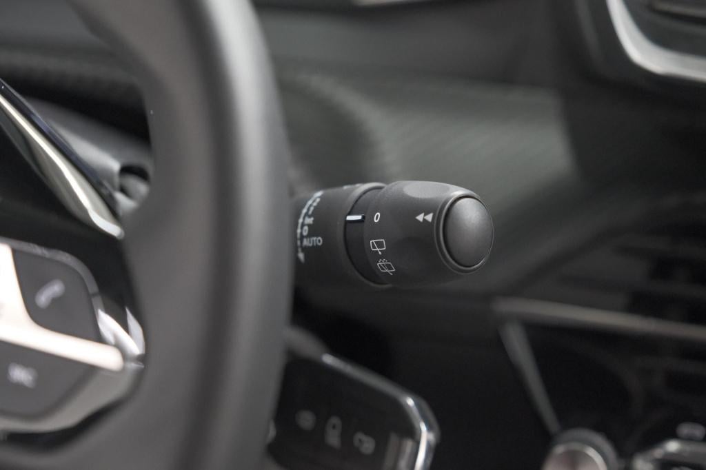 Peugeot 208 1.2 hybrid 110 e-dcs6 allure | apple carplay | parkeersensoren 