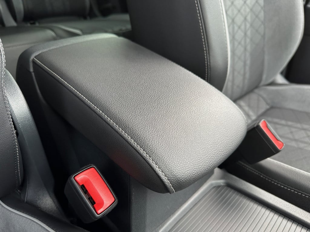 Volkswagen Tiguan Allspace 1.5 tsi 150pk dsg r-line | black line | trekhaak