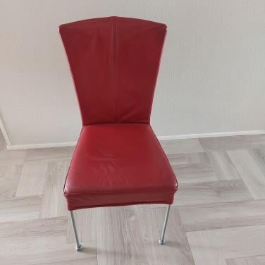 4 stoelen . rood kunstleren bekleding