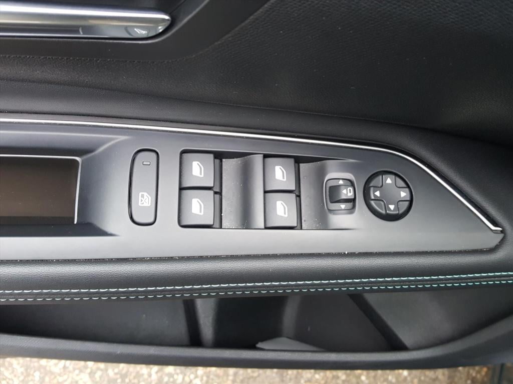 Peugeot 5008 1.2 130pk s&s allure pack business 7p apple carplay & android 