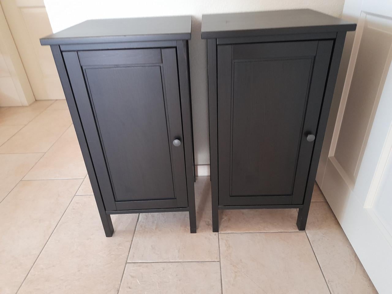 2 Nachtkastjes 39 x 39 x 75H ( in goede staat )