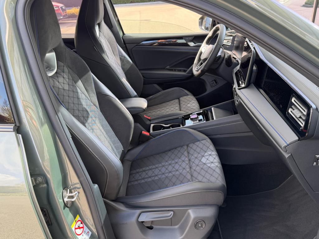 Volkswagen Tiguan 1.5 ehybrid r-line | black line | 360 camera | trekhaak |