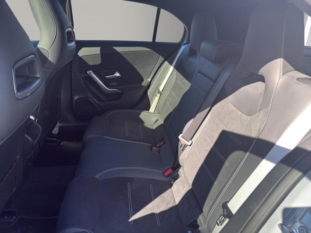 Mercedes-Benz A-Klasse 180 amg line | pano | sfeer | stoelverw. | camera | 