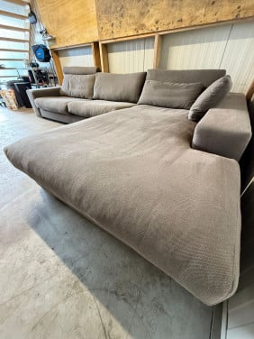 Hoekbank met hocker.