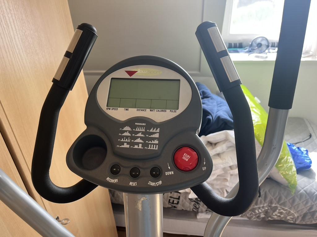 Cross trainer