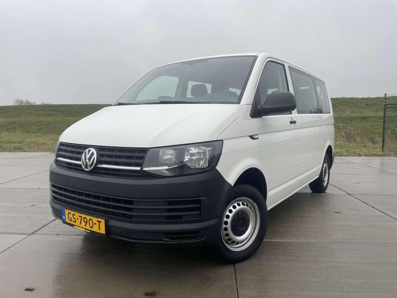 9-Persoons bussen te huur kilometer en borg vrij €110,- Incl BTW
