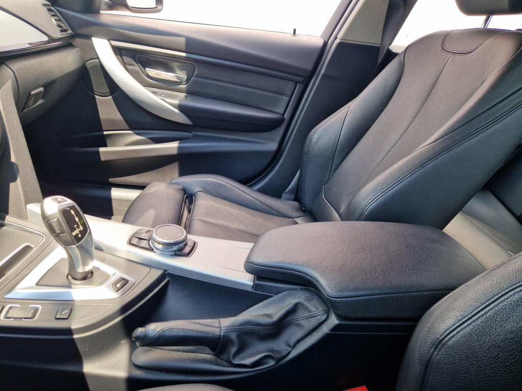 BMW 3-serie 330e centennial high executive