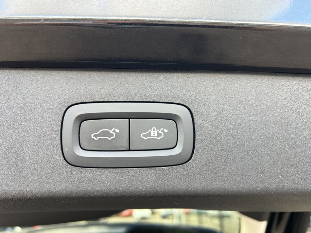 Lynk & Co 01 1.5 261pk phev , black edition , zwarte velgen , panodak , 360