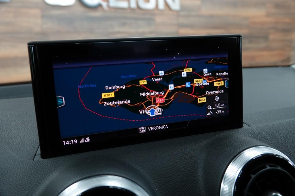 Audi Q2 35 tfsi s edition | keyless | acc | camera |