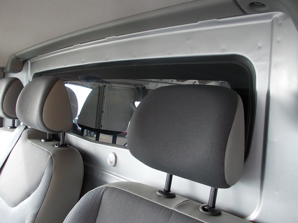 Opel Vivaro 2.0 cdti l2h1 airco, trekhaak 163000 km!!