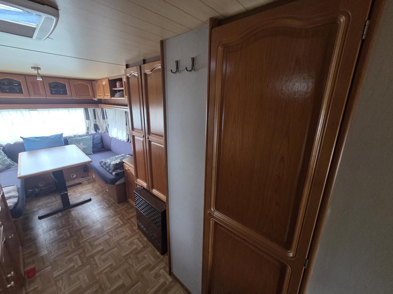 Knaus azur 620 met voortent