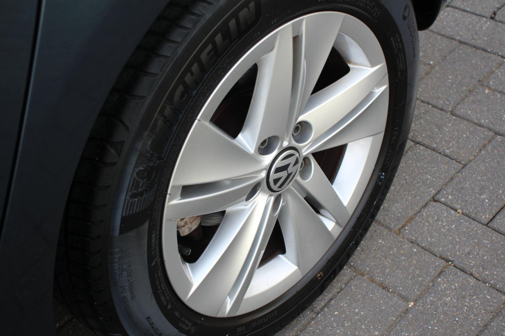 Volkswagen Golf 1.2 tsi match - half leder - nieuwe distr ketting - stoelve