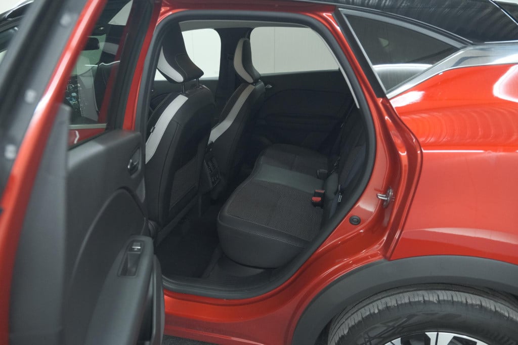 Renault Captur tce 90 techno | 360 camera | 9.3 inch grootscherm | apple ca