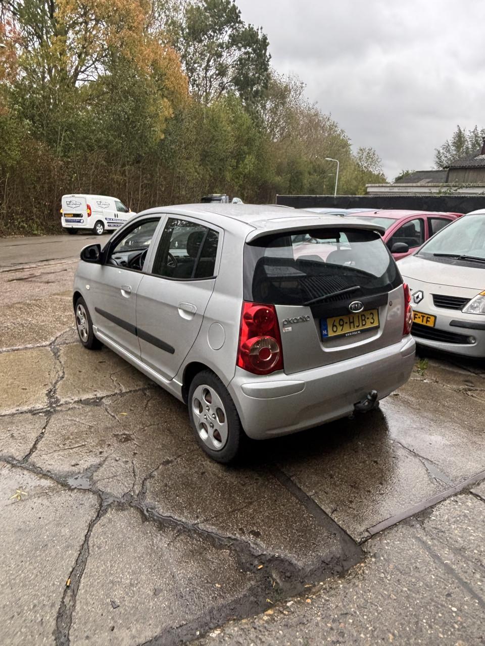 Kia picanto lage km jaar apk