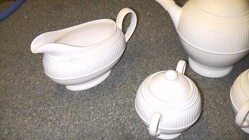 WEDSWOOD  SERVIES