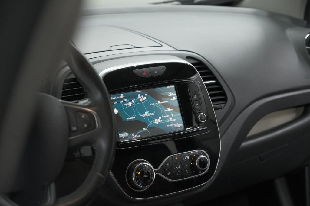Renault Captur tce 90 intens | camera | navigatie | parkeersensoren | clima
