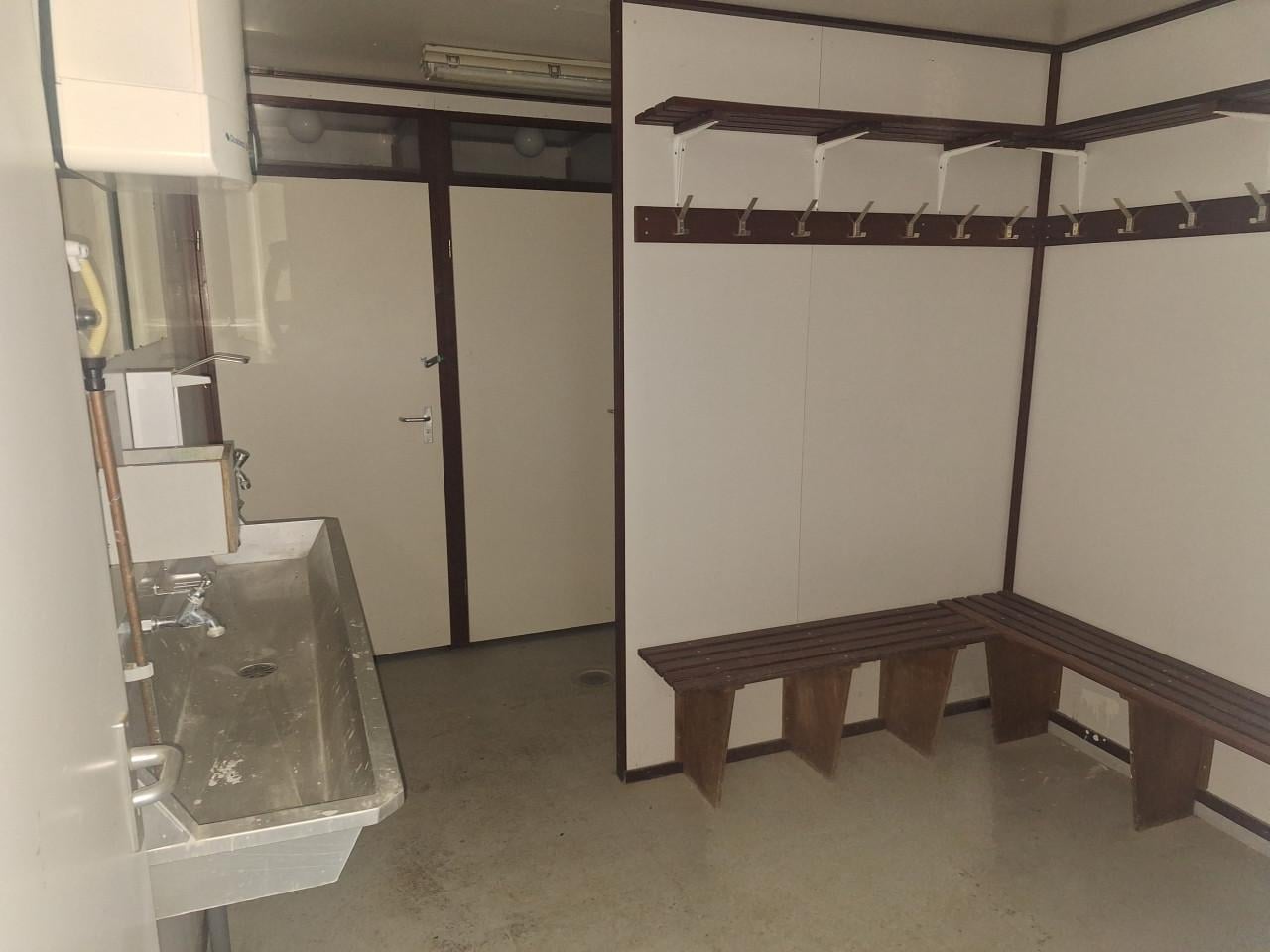 Wcunit geïsoleerd, sanitairunit, toiletgebouw,schaftkeet, bouwkeet, berging