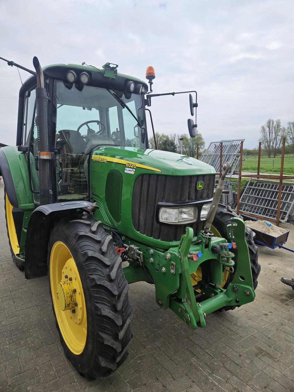 John deere 6320