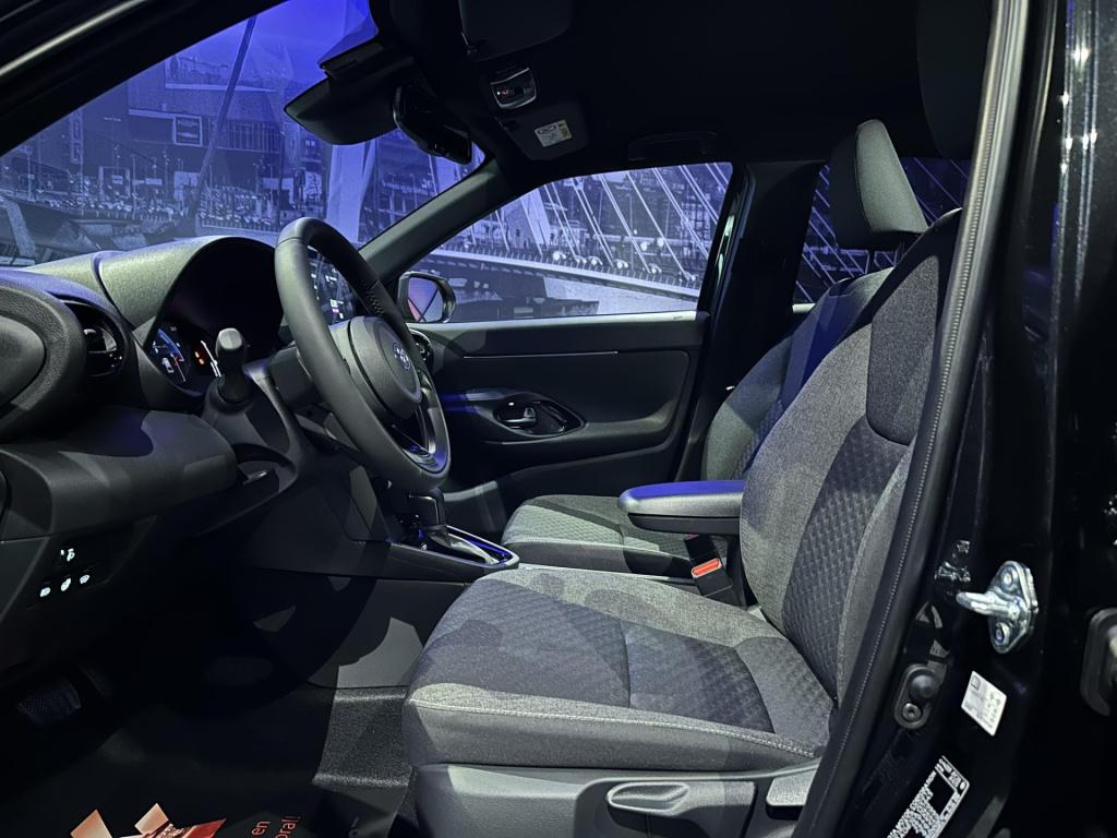 Toyota Yaris Cross 1.5 hybrid 130 dynamic *acc*winterpakket*camera*17inch*