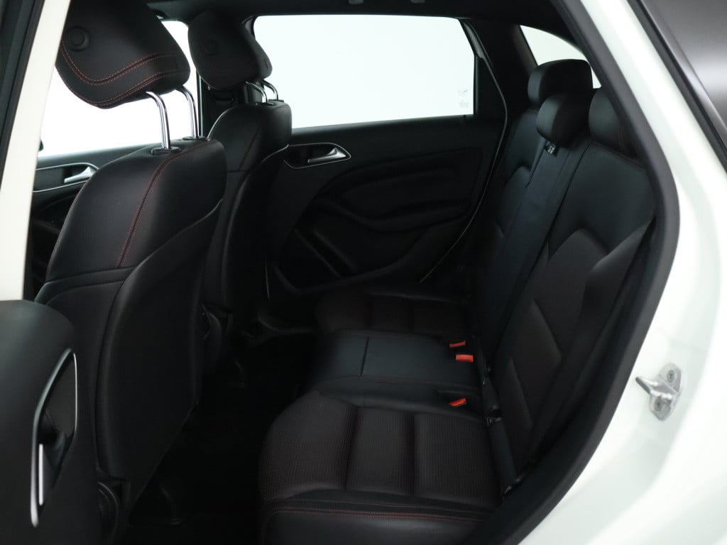 Mercedes-Benz B-Klasse 180 amg night edition plus keyless go | leer | panor