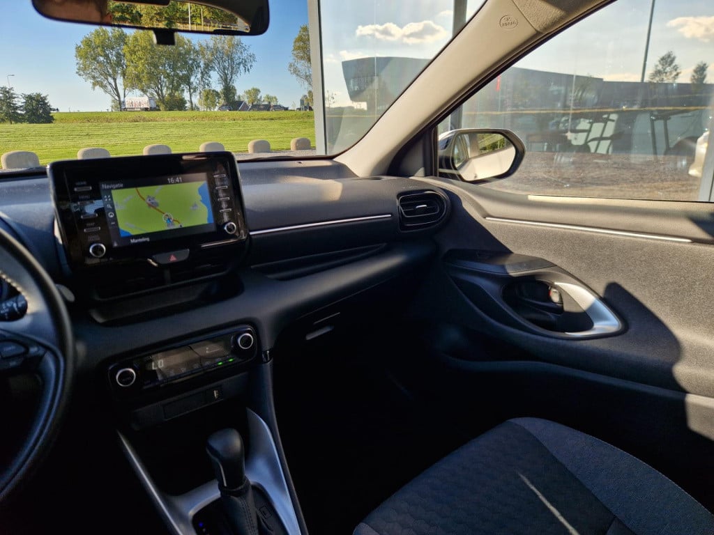 Toyota Yaris 1.5 hybrid first edition | automaat | adaptieve cruise control