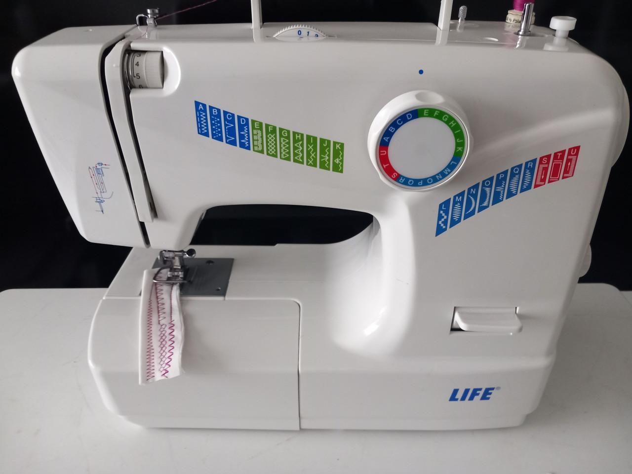 LIFE naaimachine(nog nieuw!!!)
