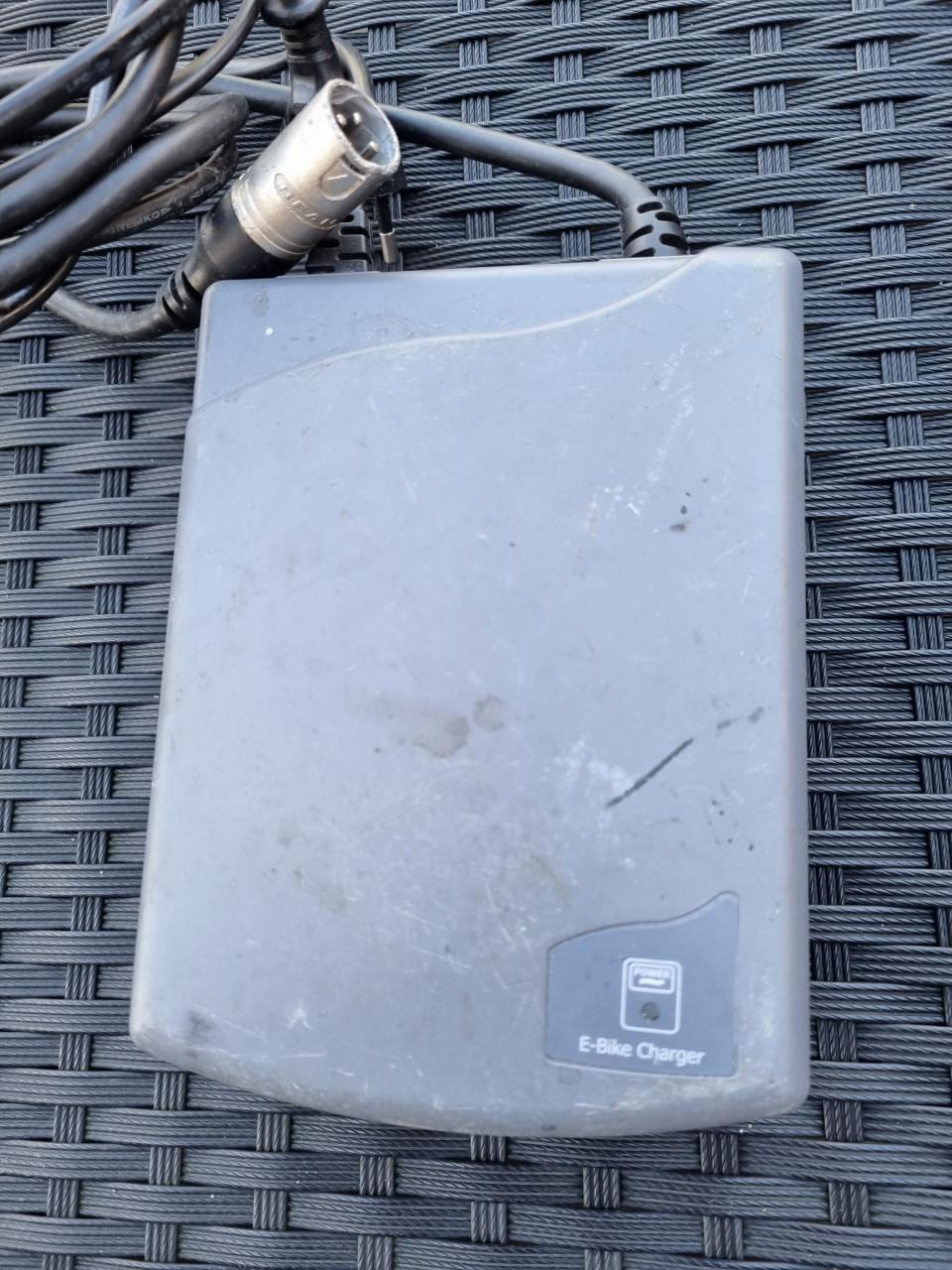 Acculader elektrische fiets Koga, Sparta, Batavus 3-pins-34V