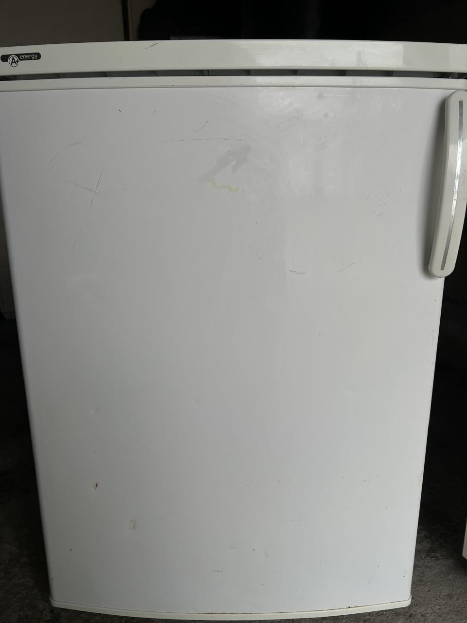 Tafelmodel vrieskast/Vriezer 85x60 cm. 107 liter energieklasse A