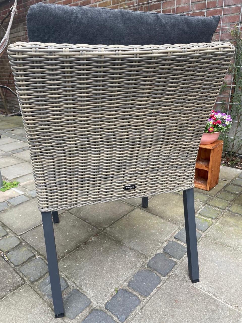 Tuintafel en -stoelen